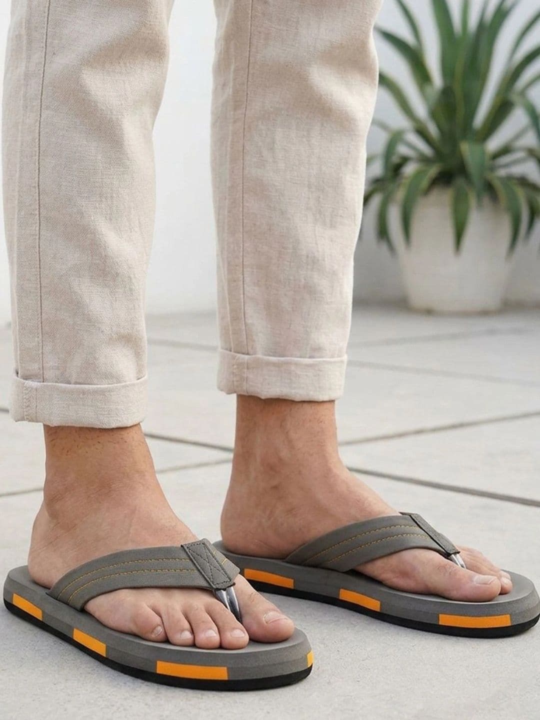 Carlton London Men Colourblocked Thong Flip-Flops - view 1