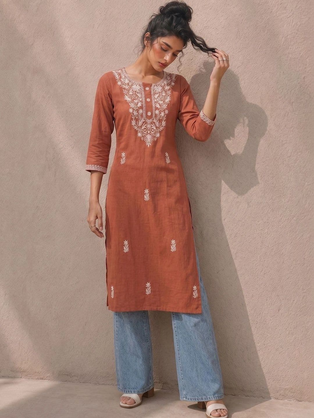 fusion by glitchez Women Ethnic Motifs Embroidered Thread Work Kurta - view 1