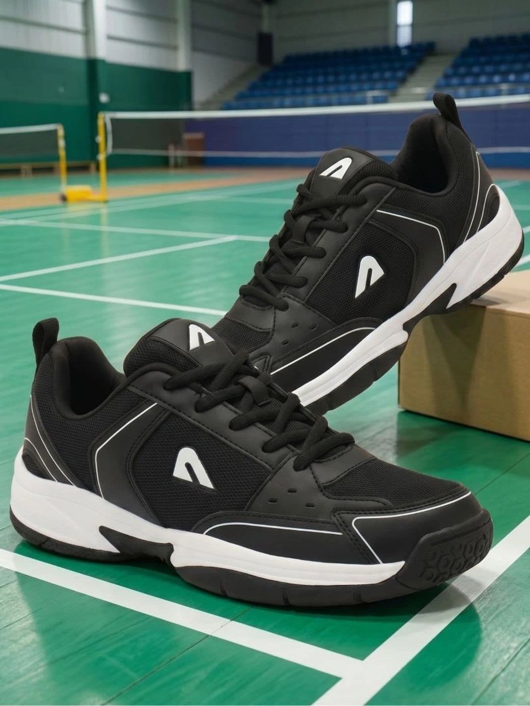 BOLDFIT Men Black White Archer Badmintion Shoes