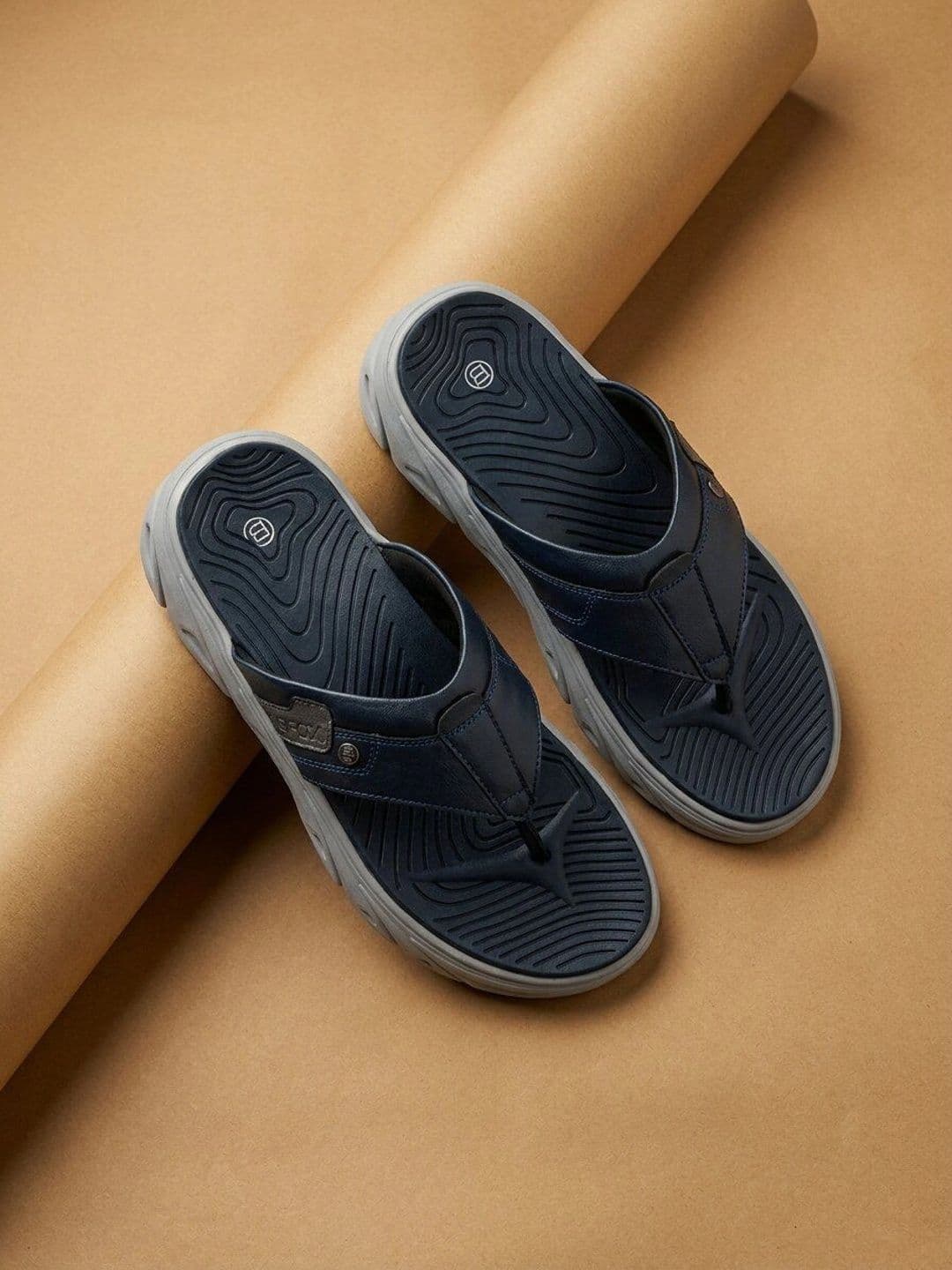 Big Fox Men Slip-On Sandals - view 1
