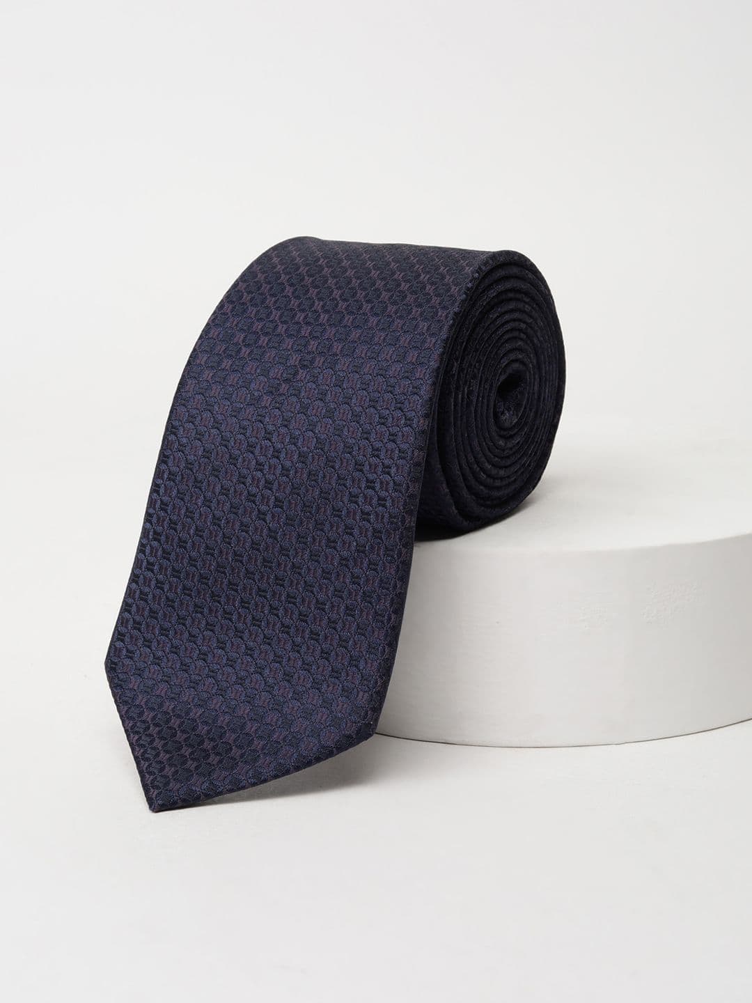 Van Heusen Men Woven Design Broad Tie - view 1