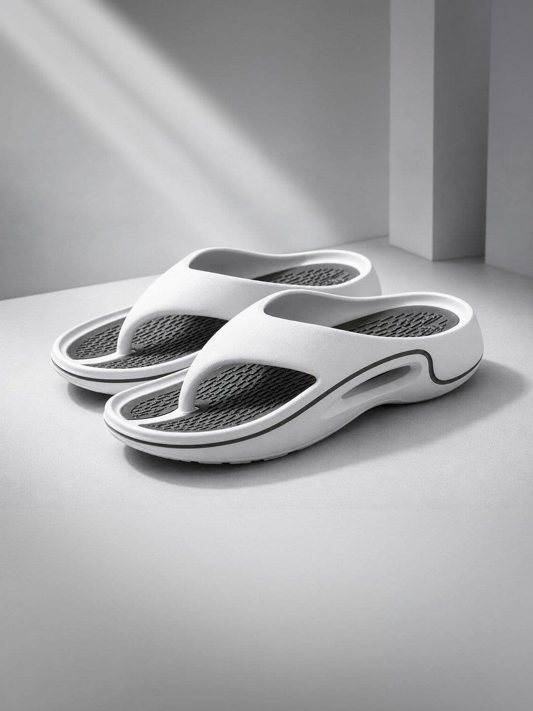 VOOLIO Men Thong Flip-Flops - view 1