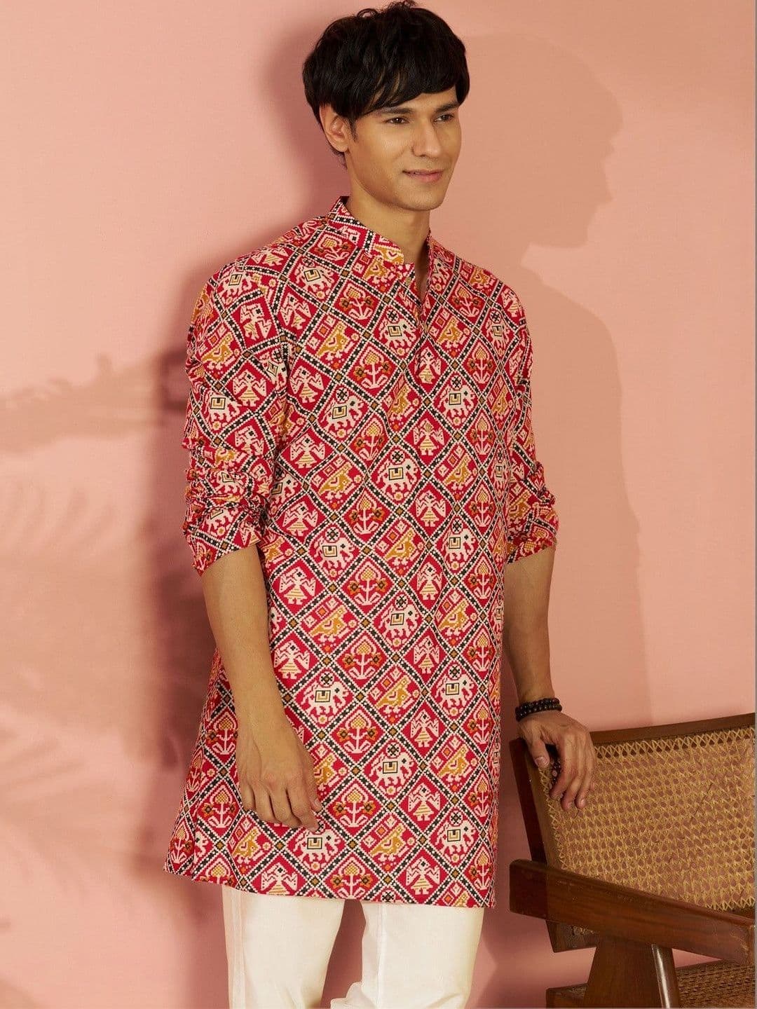 VASTRAMAY Men Red Cotton Patola Printed Mid-Length Kurta