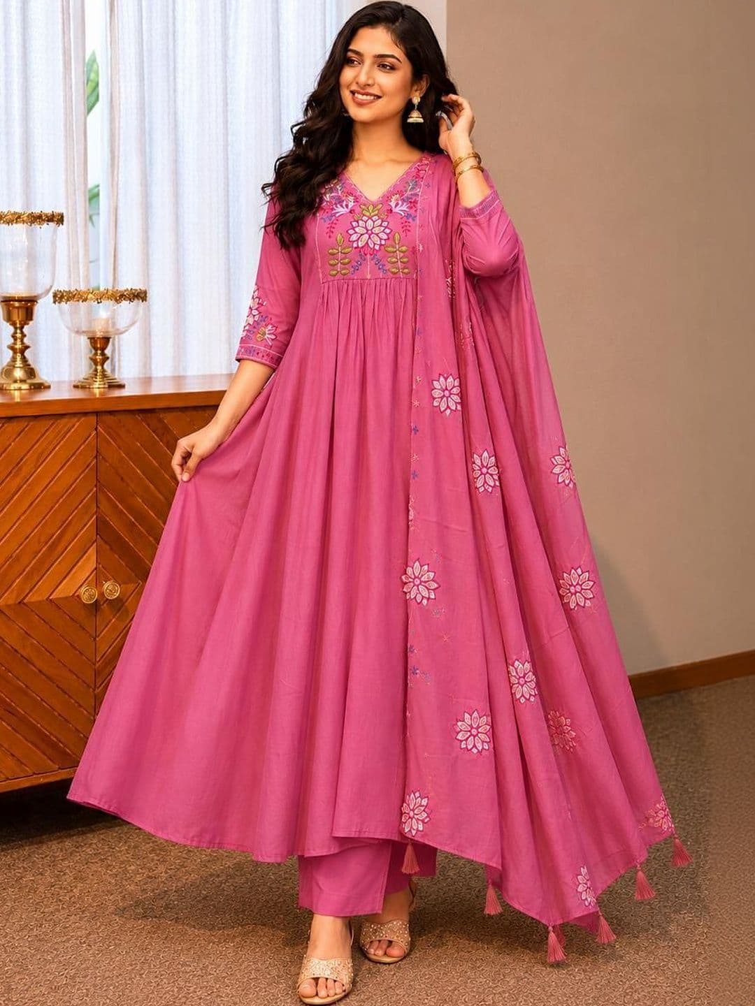 Ishin Ethnic Motifs Embroidered Thread Work Kurta with Trousers & With Dupatta - view 1