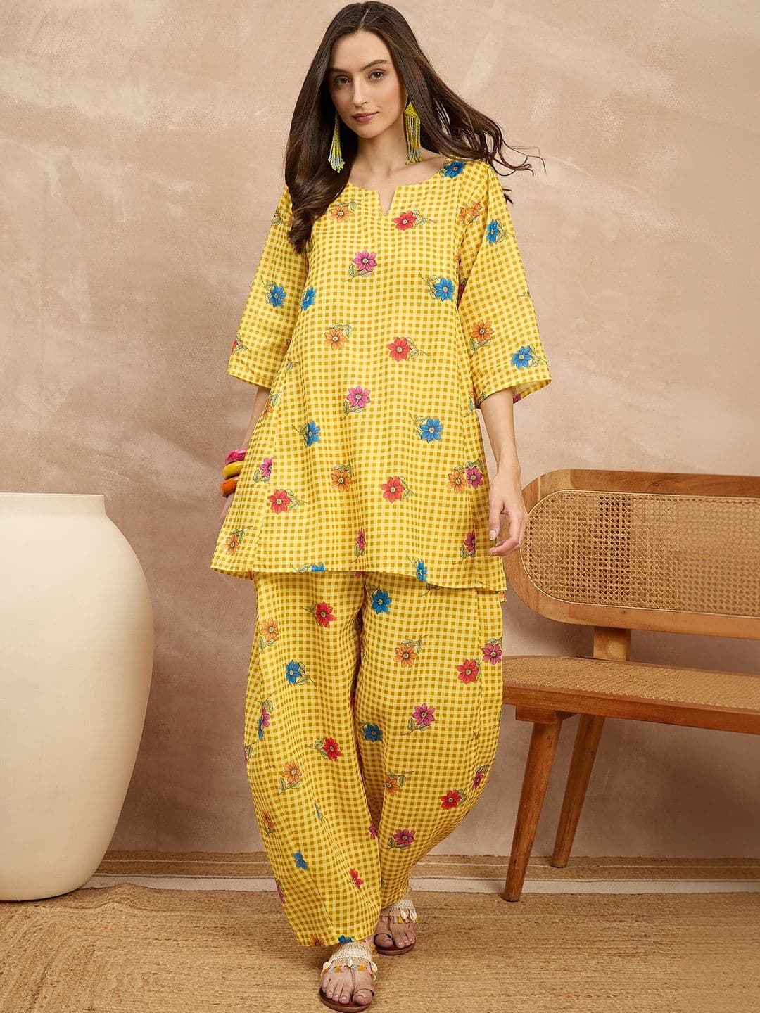InWeave Women Floral Printed Regular Kurti with Patiala - view 1