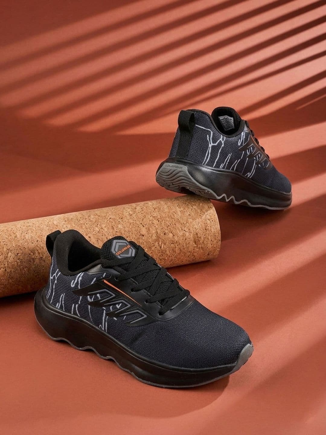 Columbus Men Mesh Running Shoes - view 1