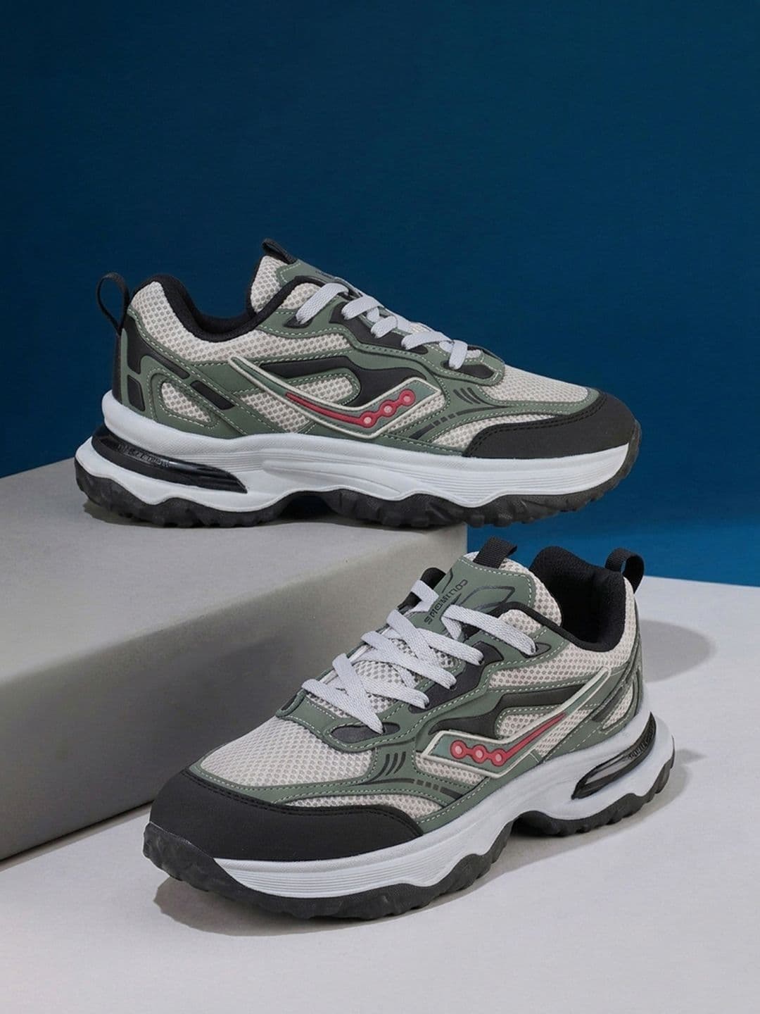 Columbus Men Mesh Running Shoes - view 1