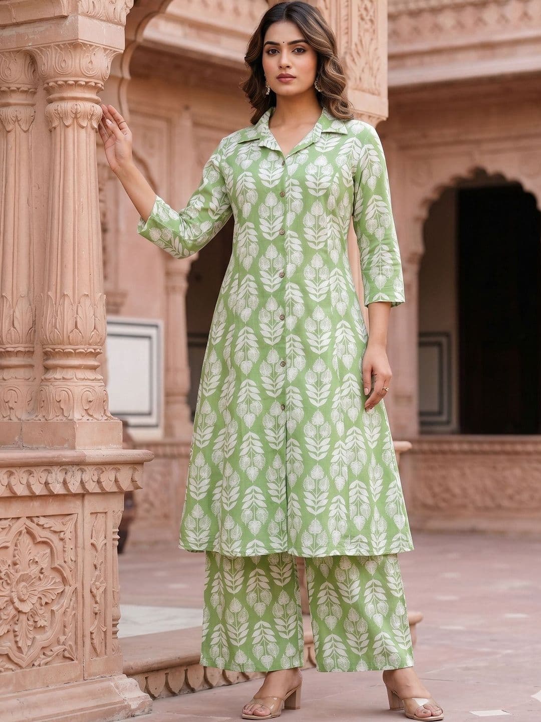 Bunkari Women Floral Printed Regular Pure Cotton Kurta with Palazzos - view 1