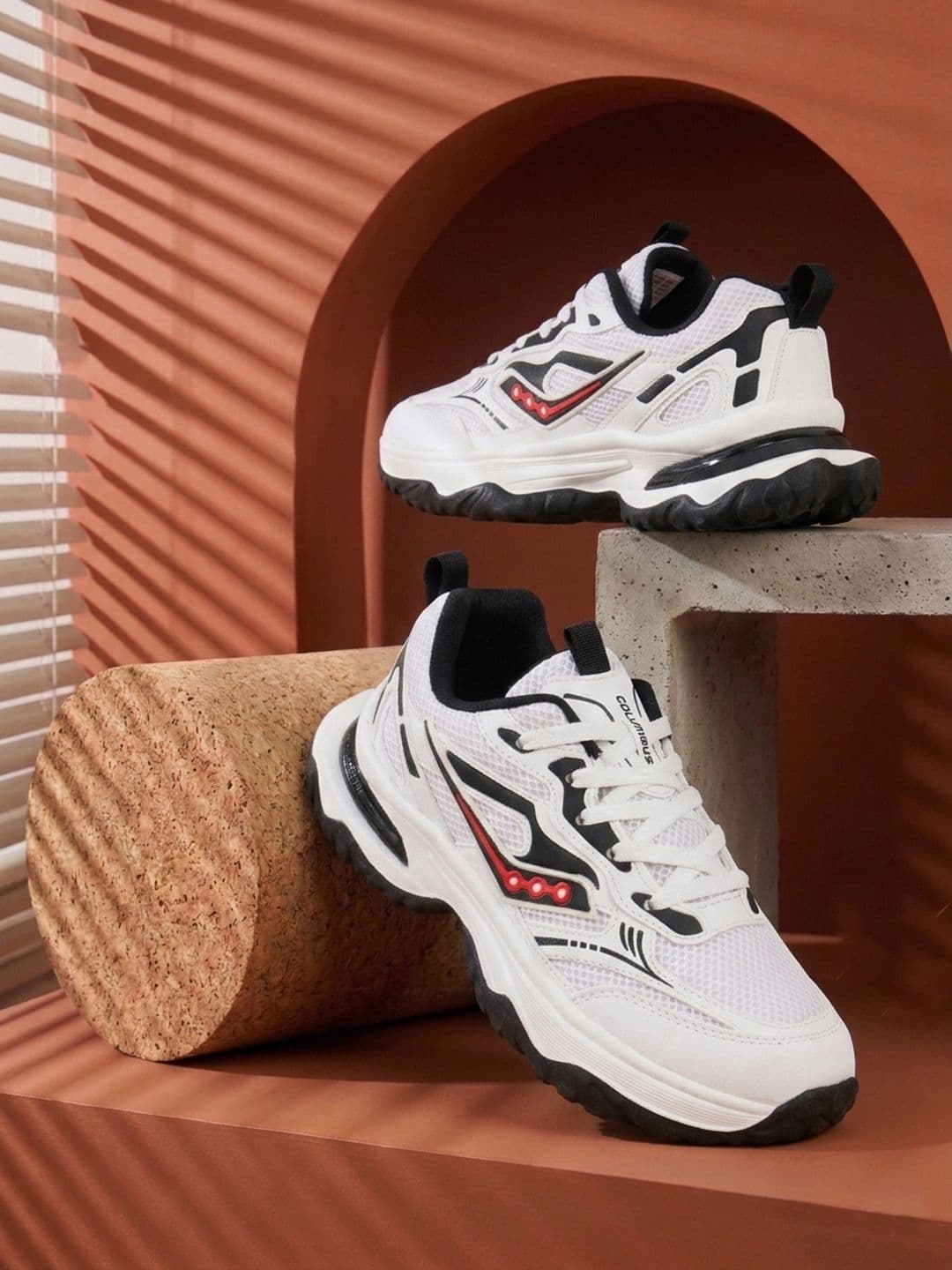 Columbus Men Mesh Running Shoes - view 1