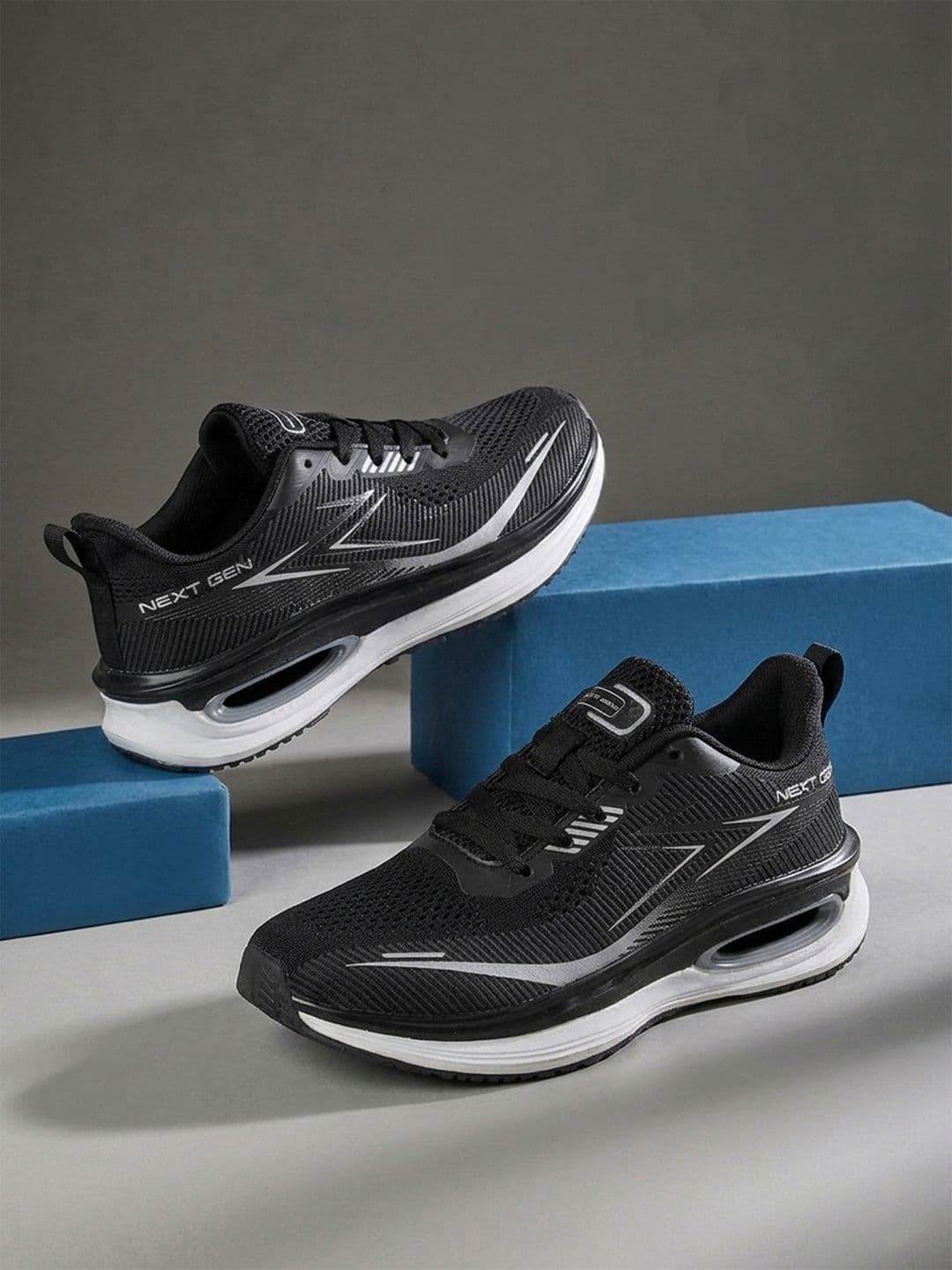 Columbus Men Mesh Running Shoes - view 1