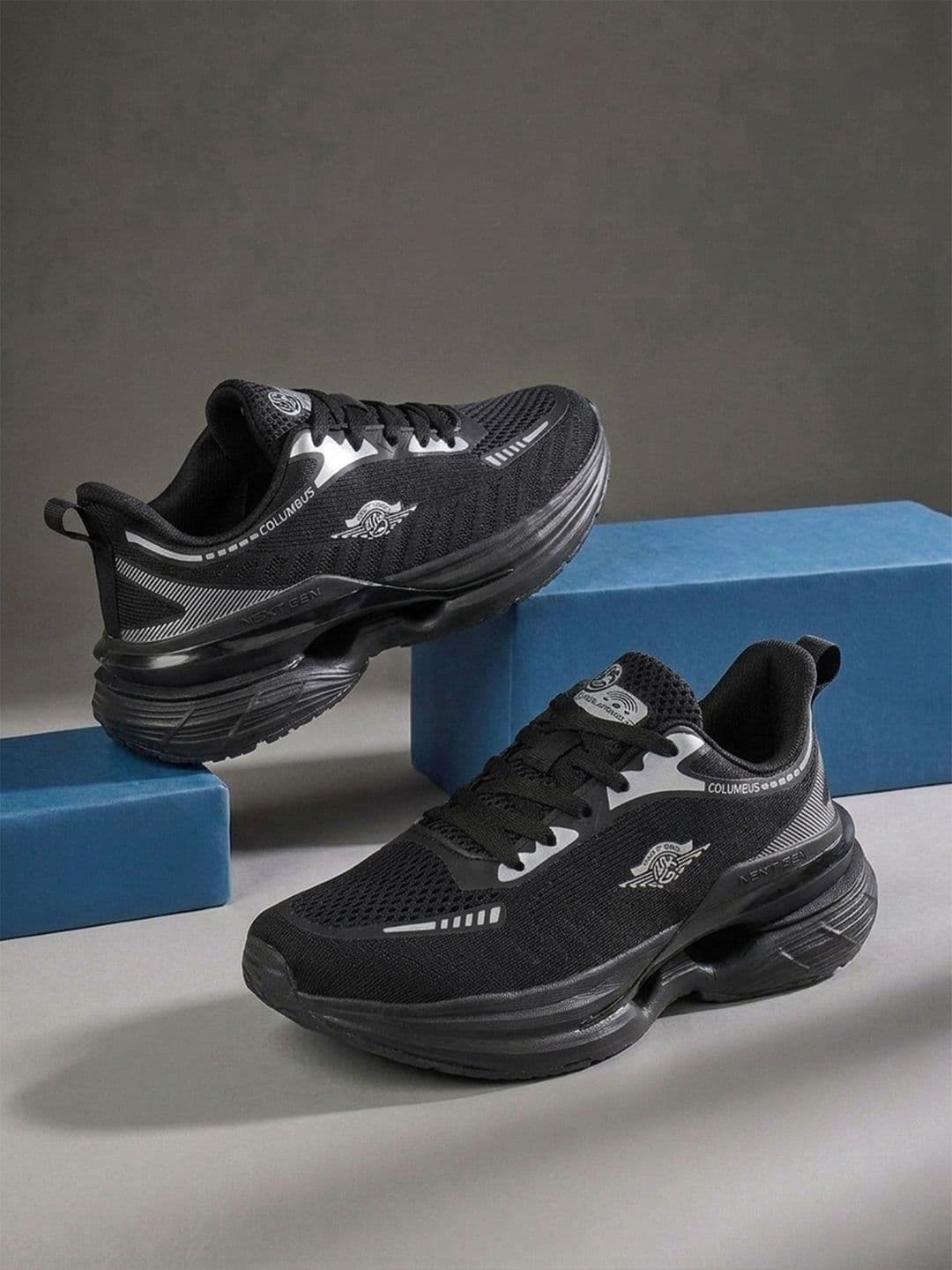 Columbus Men Mesh Running Shoes - view 1