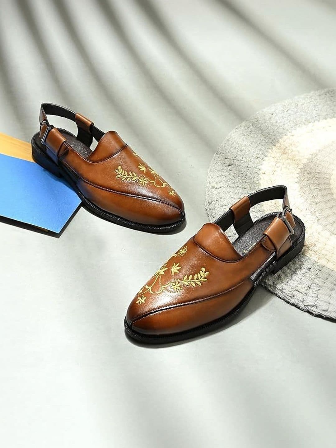 Vellinto Men Shoe-Style Sandals - view 1
