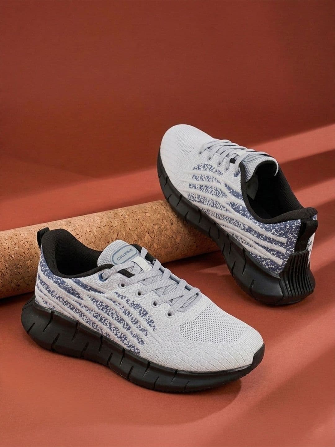 Columbus Men Mesh Running Shoes - view 1