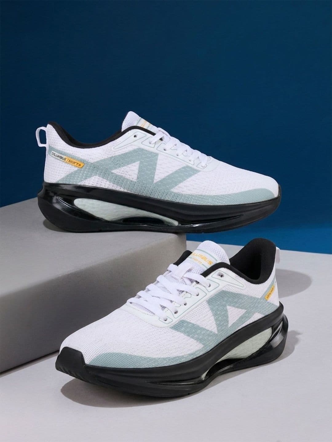 Columbus Men Mesh Running Shoes - view 1