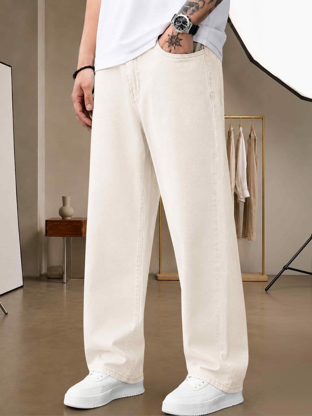 Roadster Men Comfort Straight Fit Mid-Rise Jeans