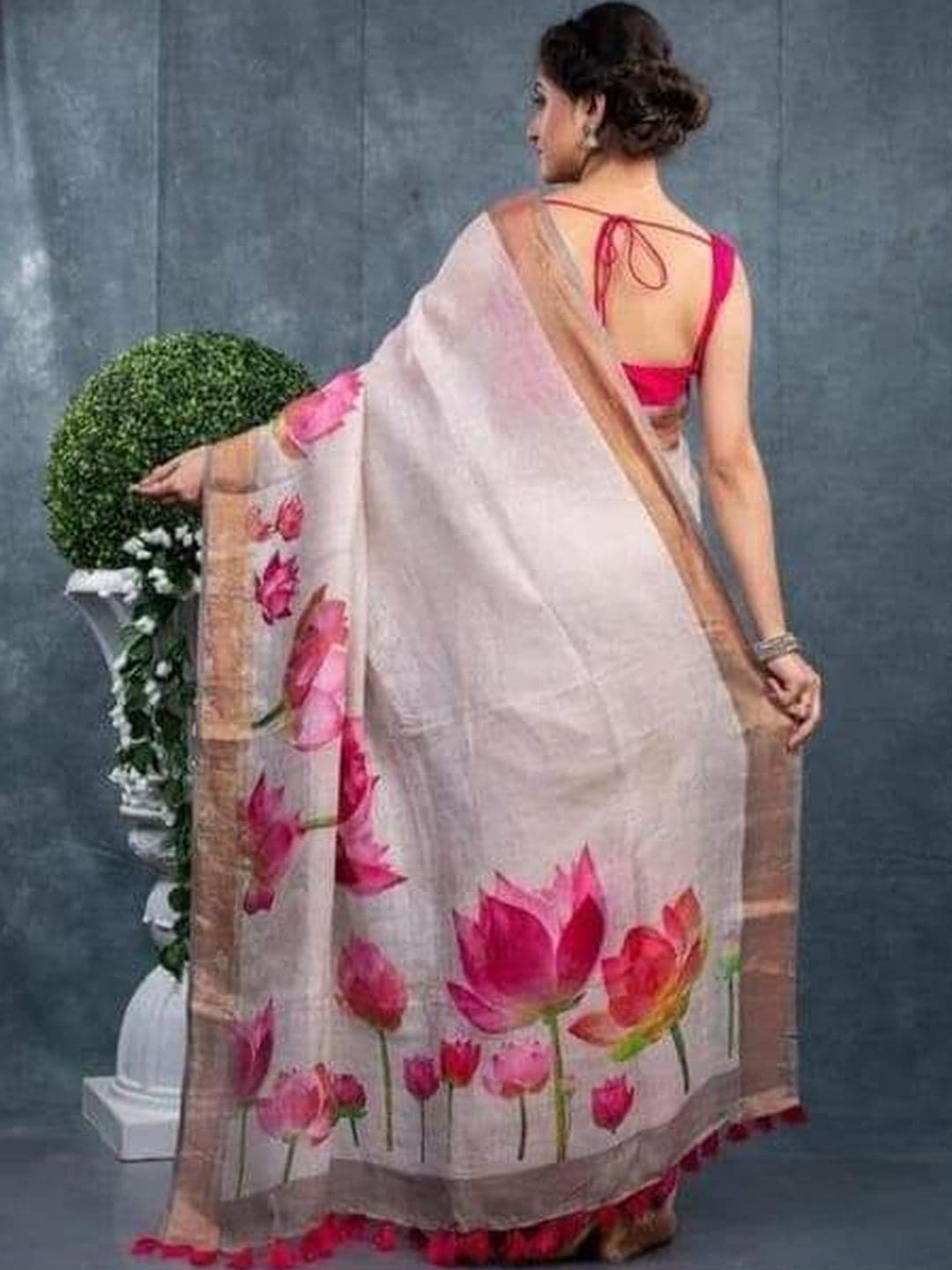 ARPITA FASHION Floral Pure Linen Saree - view 1