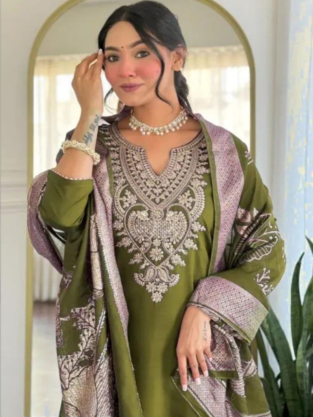 DHRUMI FASHION Women Ethnic Motifs Embroidered Regular Thread Work Pure Cotton Kurta with Trousers & With - view 1
