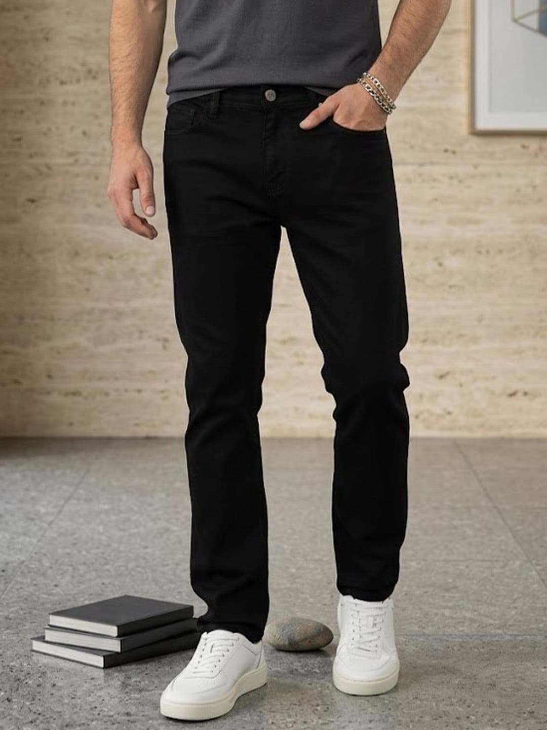 FEBRi Men Mid-Rise Applique Jeans - view 1
