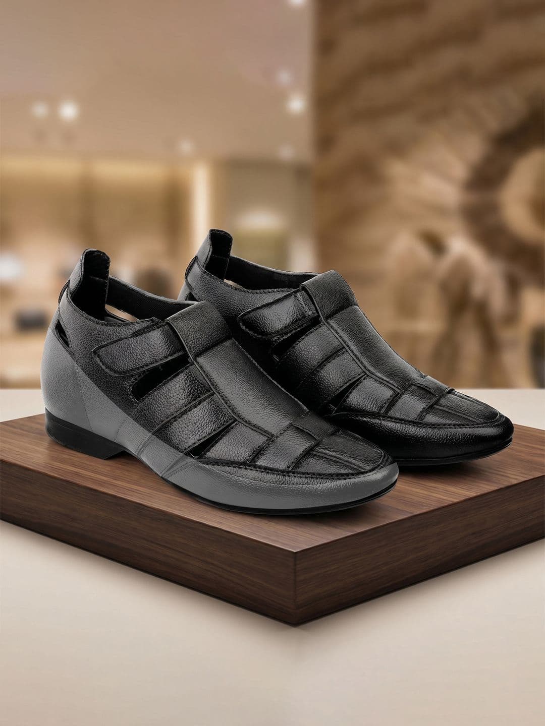 baxxico Men Shoe-Style Sandals - view 1