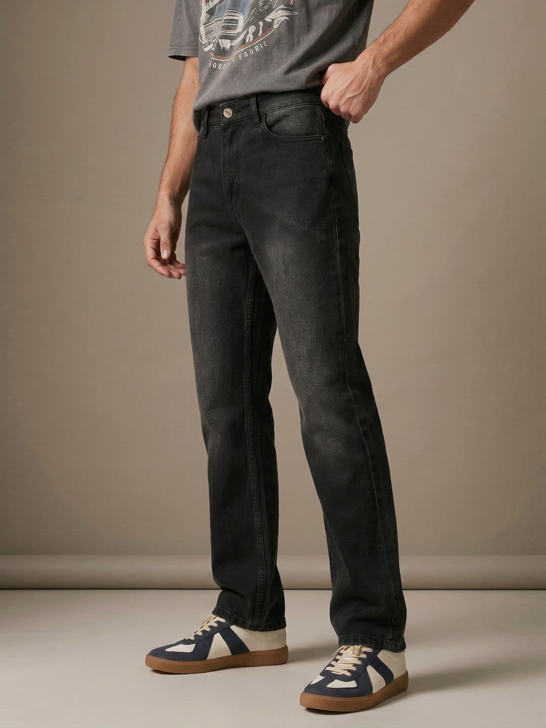 glitchez Men Regular Fit Mid-Rise Light Fade Jeans - view 1