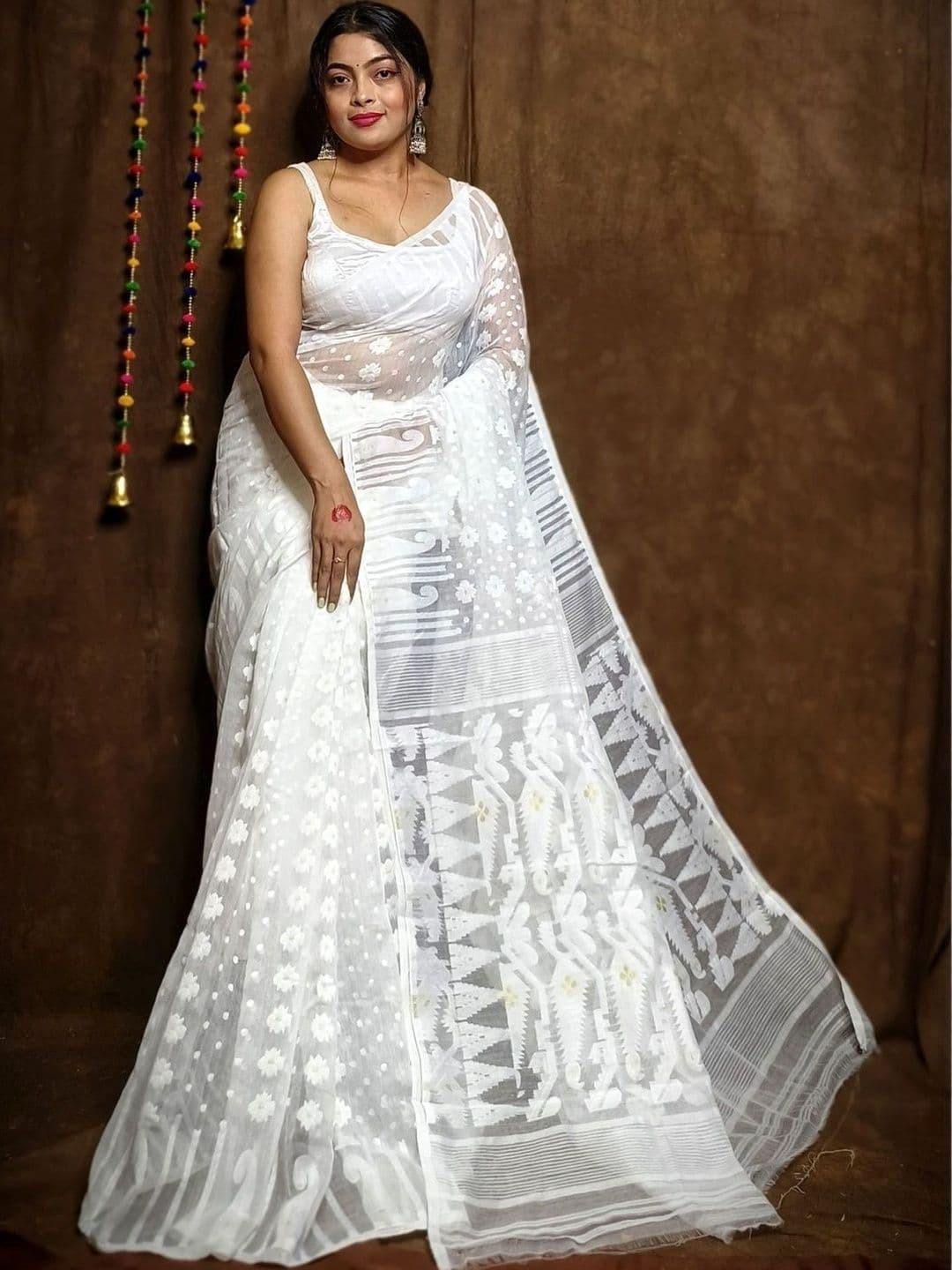 GulabiSaheba Woven Design Zari Pure Cotton Jamdani Saree - view 1
