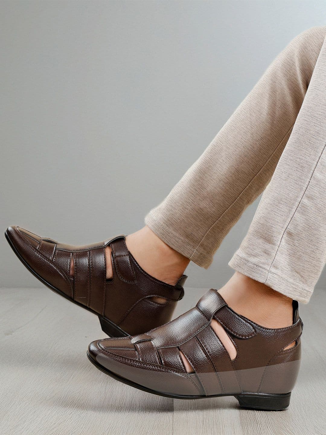 baxxico Men Shoe-Style Sandals - view 1