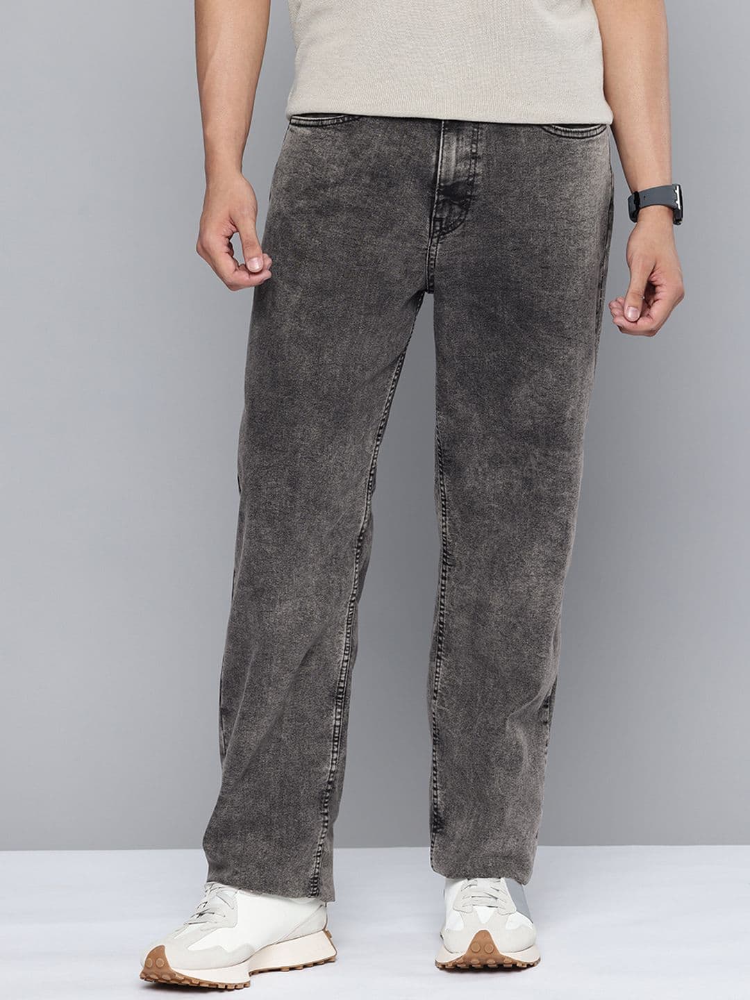 Levis Men 568 Loose Fit Mid-Rise Light Fade Stretchable Jeans - view 1