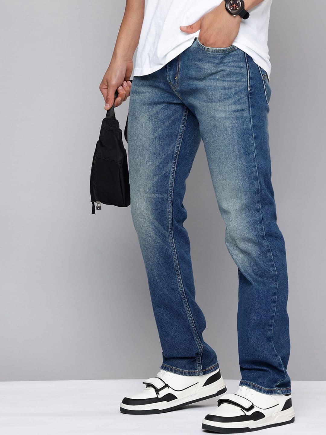 Levis Men 513 Slim Straight Fit Mid-Rise Heavy Fade Stretchable Jeans - view 1