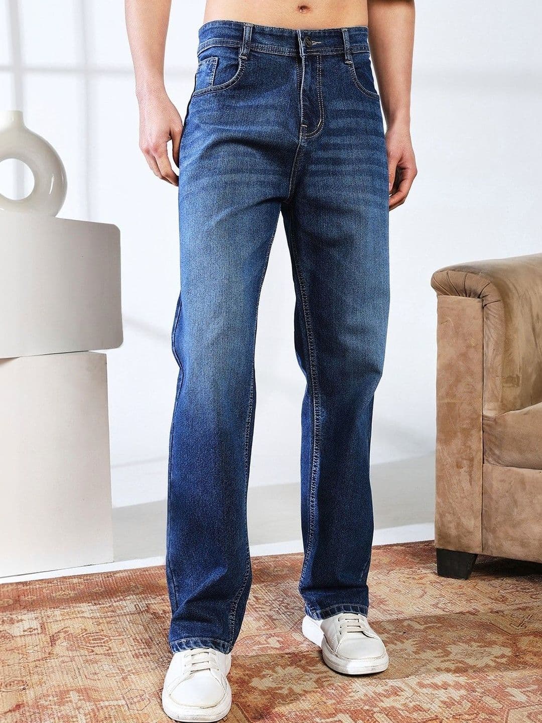 DENIMLOOK Men Jean Straight Fit Mid-Rise Mildly Distressed Light Fade Stretchable Jeans