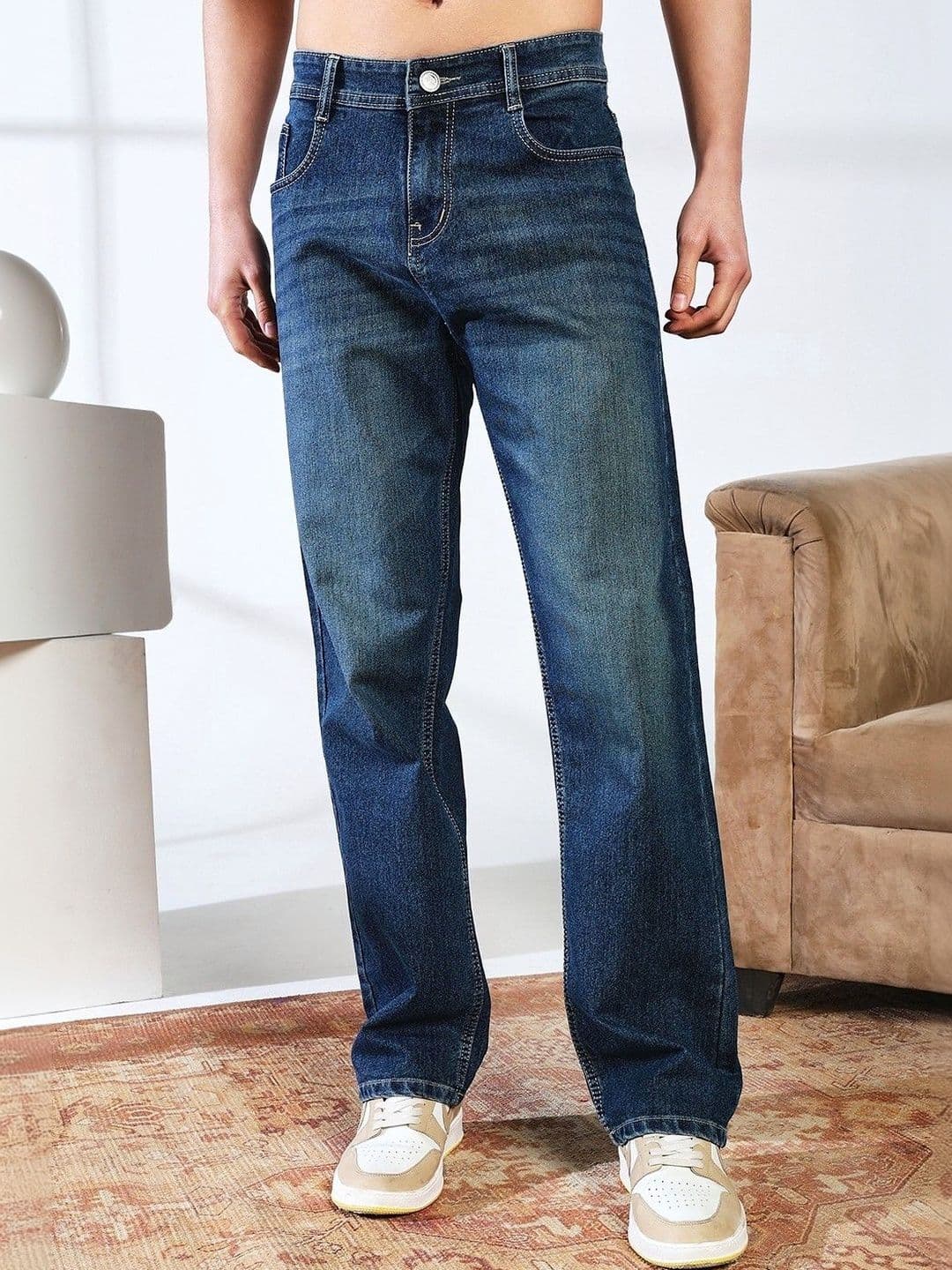 DENIMLOOK Men Jean Straight Fit Mid-Rise Mildly Distressed Light Fade Stretchable Jeans
