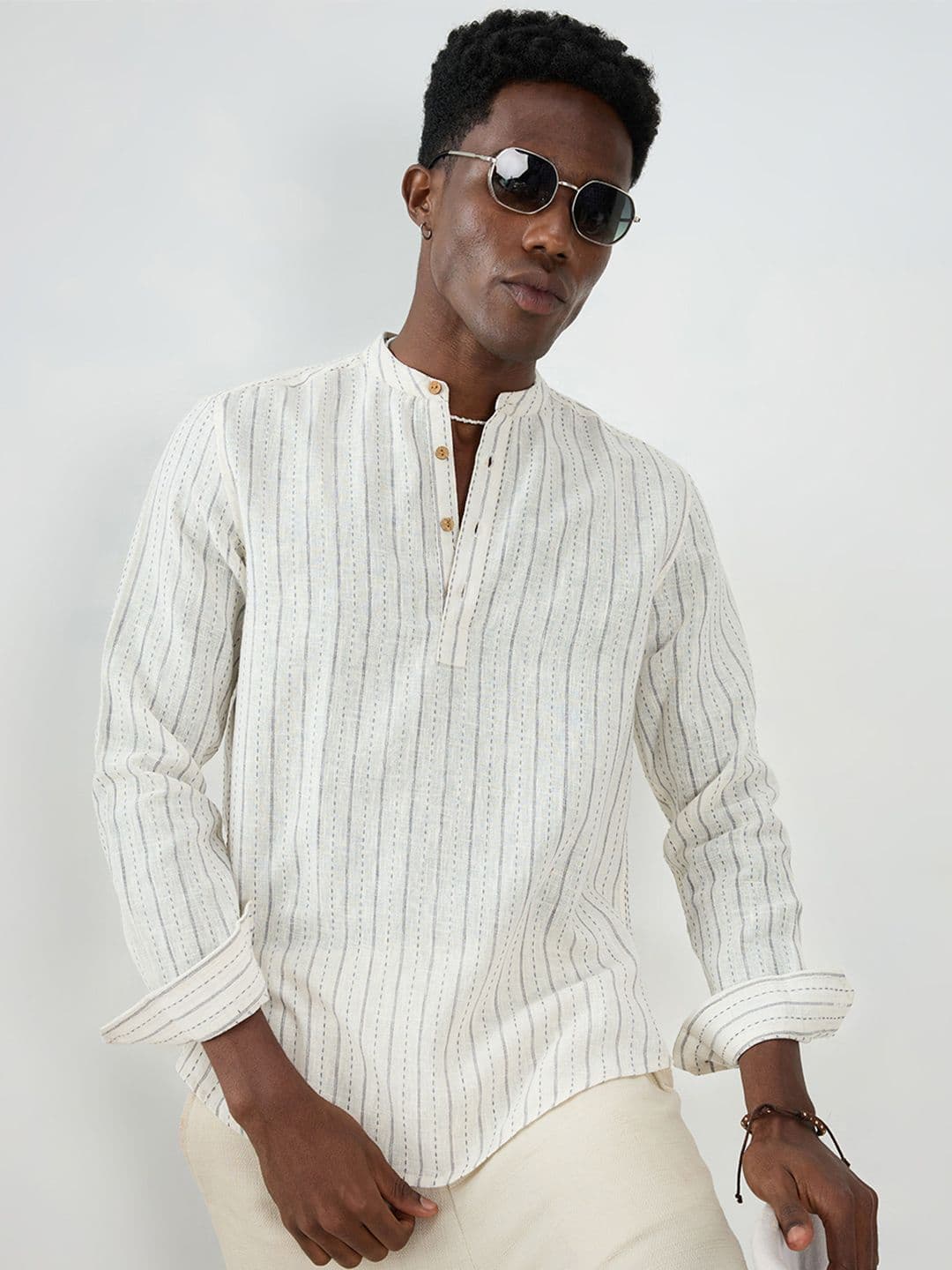 VASTRADO White & Grey Burlap Weaved Striped Kurta - view 1