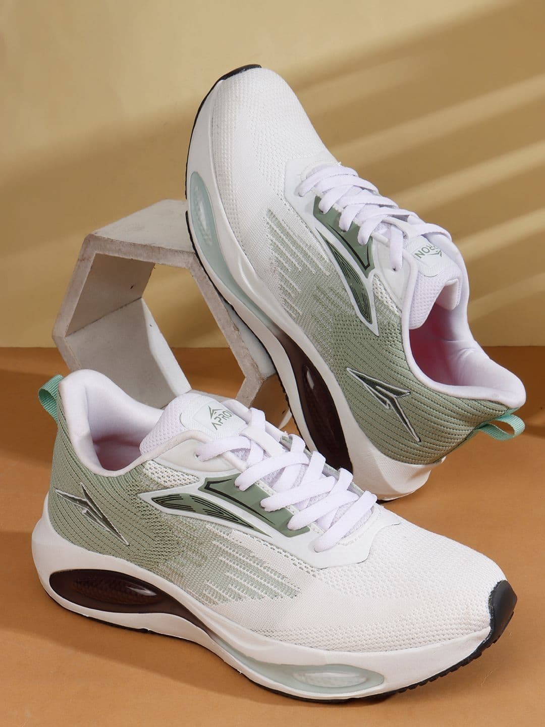 APRON Men Textile Running Non-Marking Shoes - view 1
