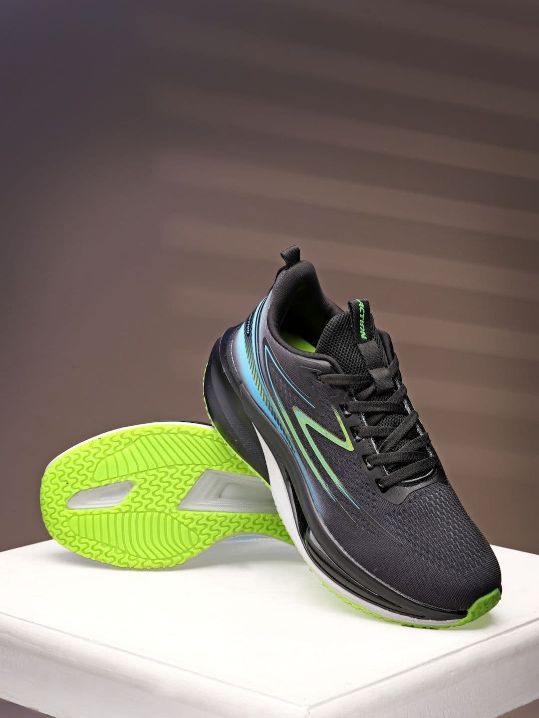 Action Men Mesh Running Non-Marking Shoes - view 1