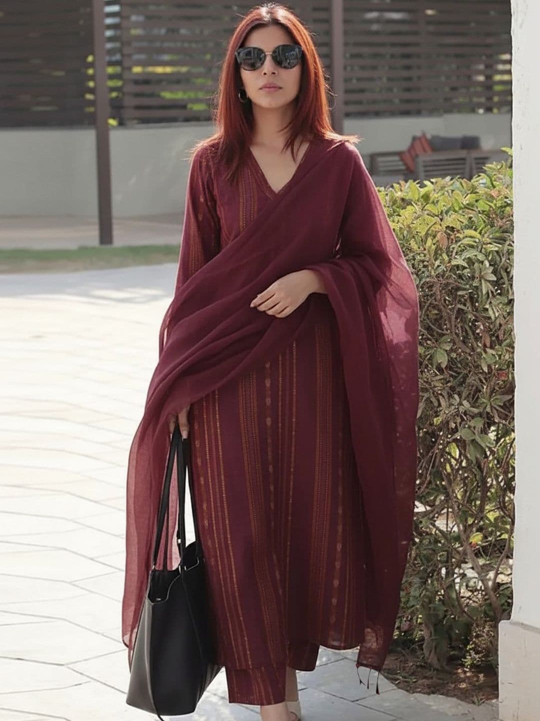 Aaghnya Women Printed Regular Kurta with Trousers & With Dupatta - view 1