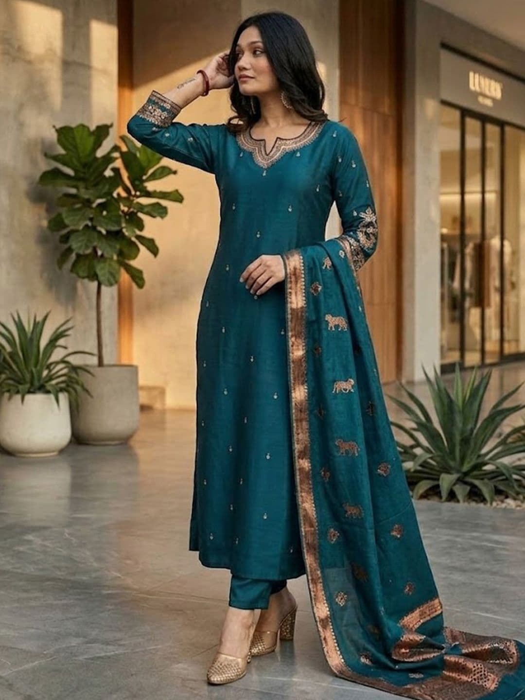 House of Pataudi Embroidered Round Neck Kurta & Trousers With Dupatta - view 1