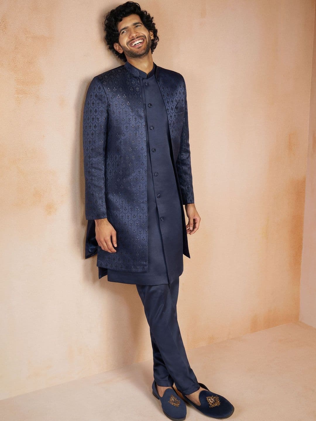 VASTRAMAY Self Design Mandarin Collar Sherwani