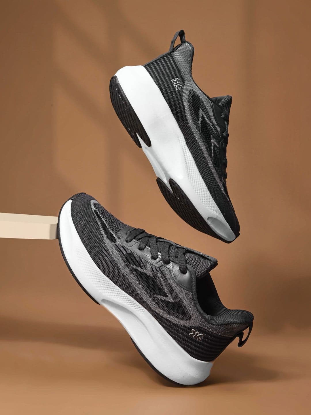 Killer Men Mesh Running Shoes - view 1