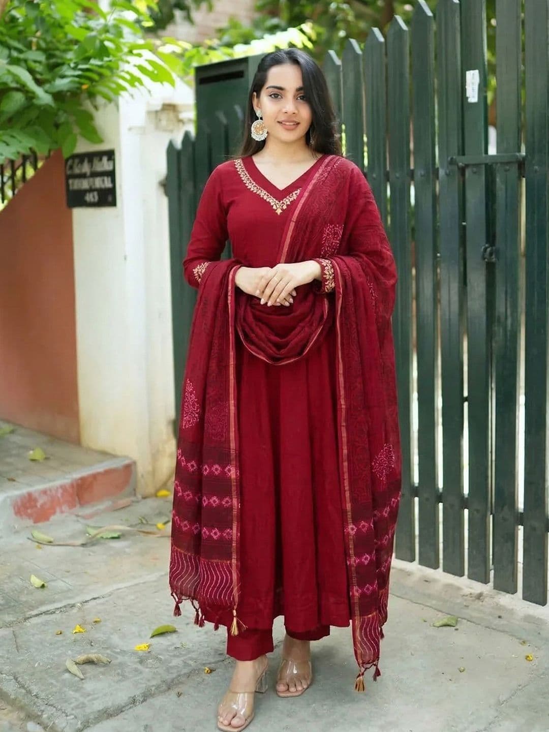 Moda Rapido Women Ethnic Motifs Embroidered Empire Thread Work Kurta with Trousers & With Dupatta - view 1