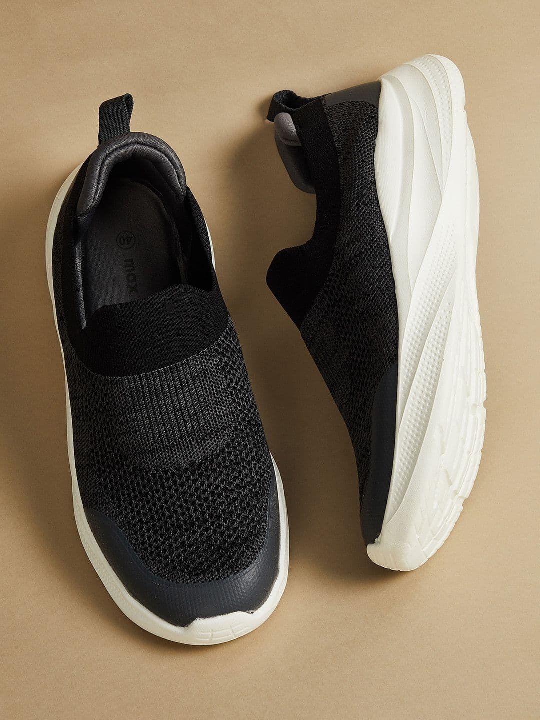 max Mesh Sports Shoes - view 1