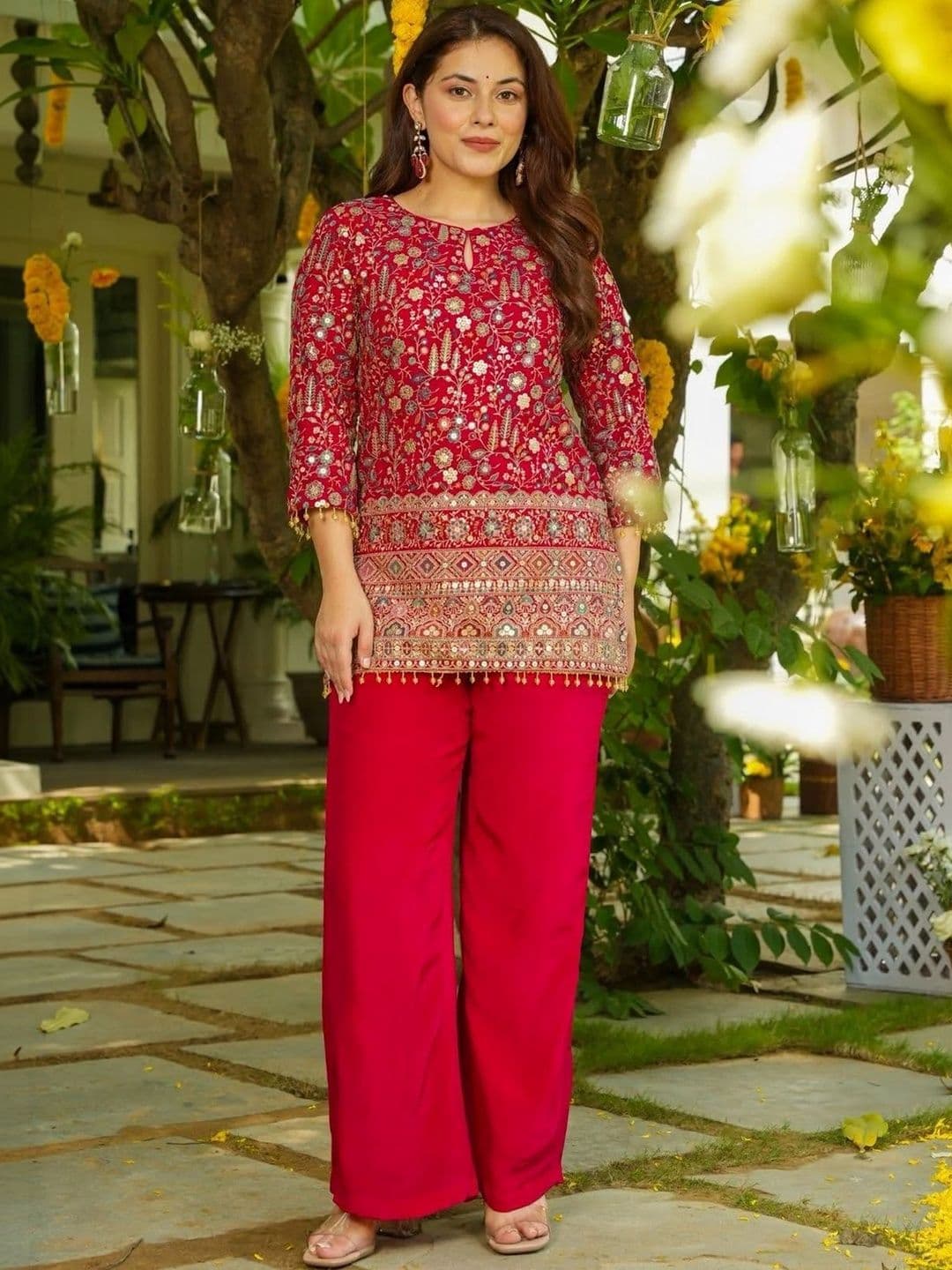 SIDDESHWARY FAB Ethnic Motifs Embroidered Thread Work Pure Silk Kurta with Palazzos - view 1
