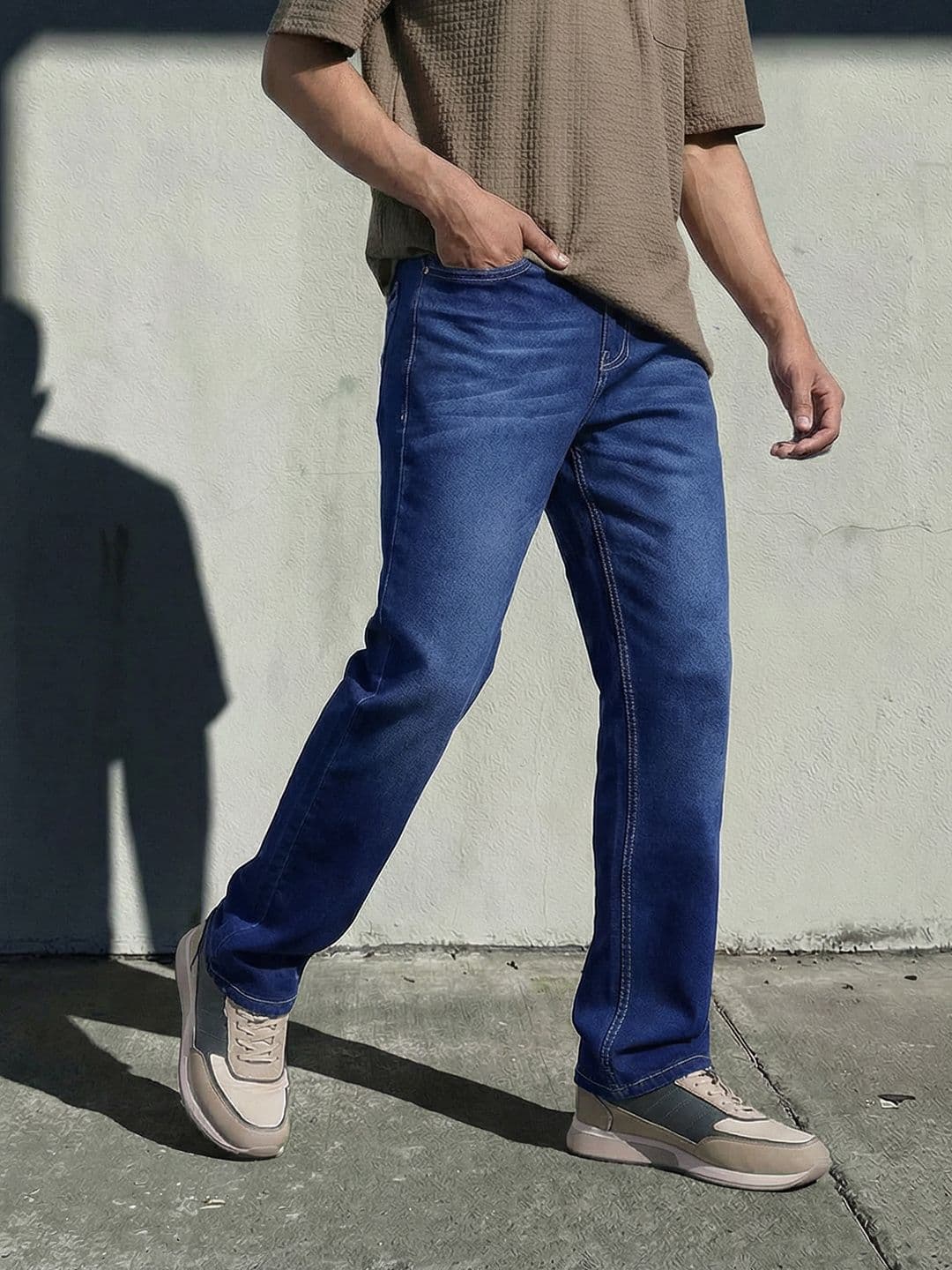Roadster Men Straight Fit Mid-Rise Light Fade Jeans - view 1
