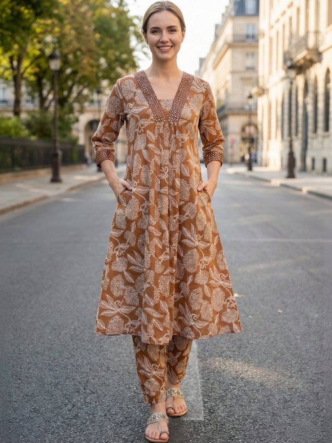 HIVA TRENDZ Women Ethnic Motifs Printed Regular Kurta with Trousers - view 1