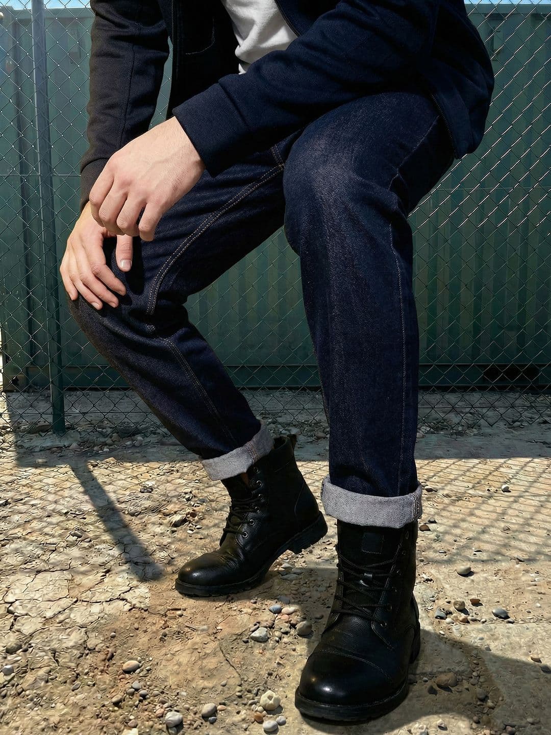 Roadster Men Blue Slim Fit Mid-Rise Clean Look Jeans - view 1