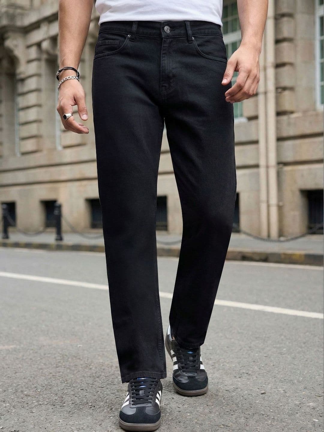 Urbano Fashion Men Relaxed Fit Mid-Rise Heavy Fade Jeans - view 1