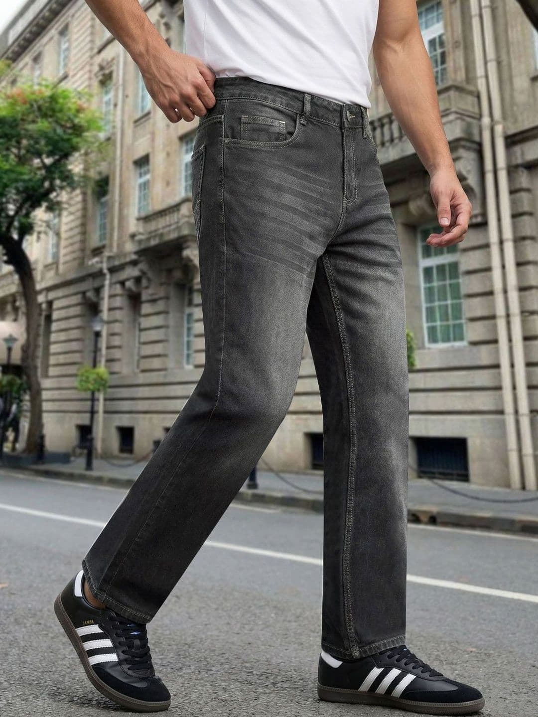 Urbano Fashion Men Relaxed Fit Mid-Rise Heavy Fade Jeans - view 1