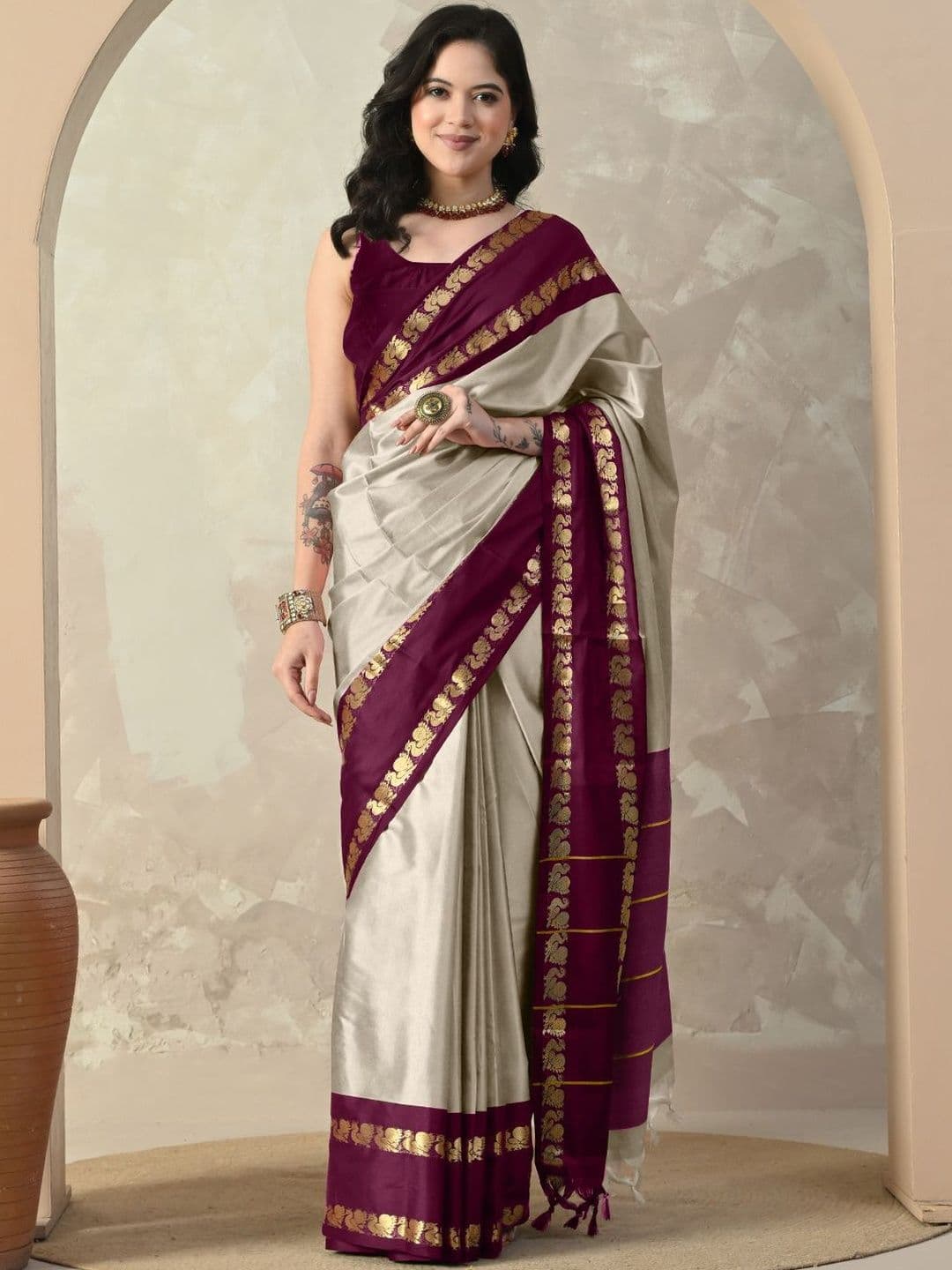 HERE&NOW Ethnic Motifs Woven Design Zari Silk Cotton Gadwal Saree - view 1