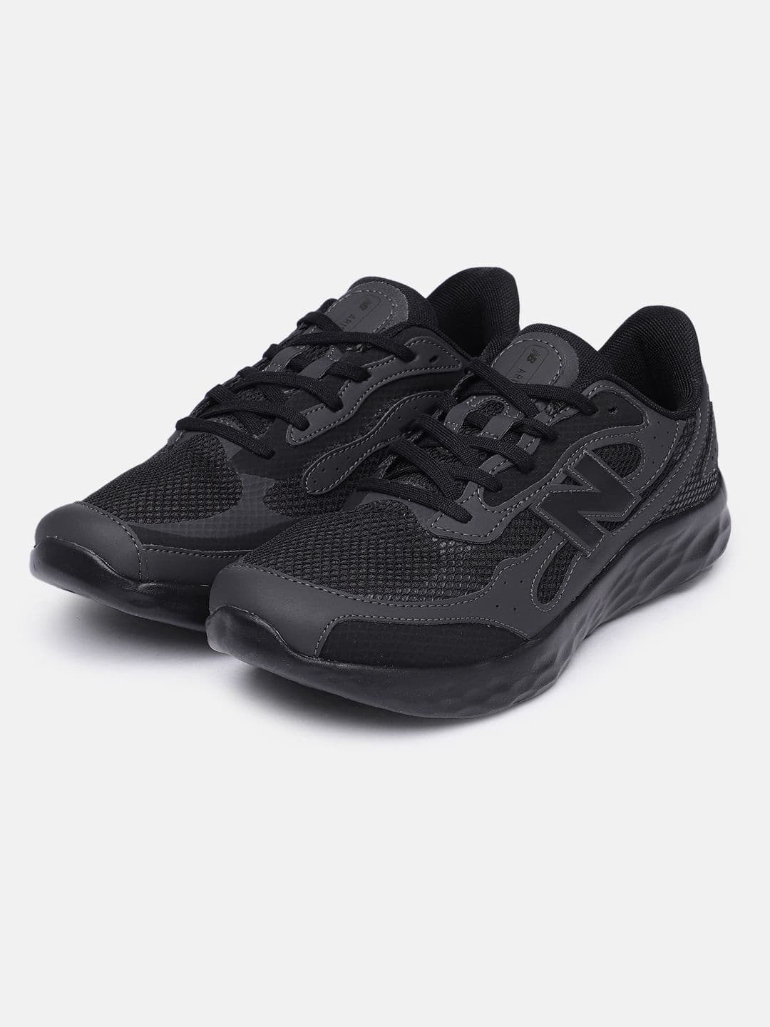 New Balance Men ARISI Running Shoes - view 1