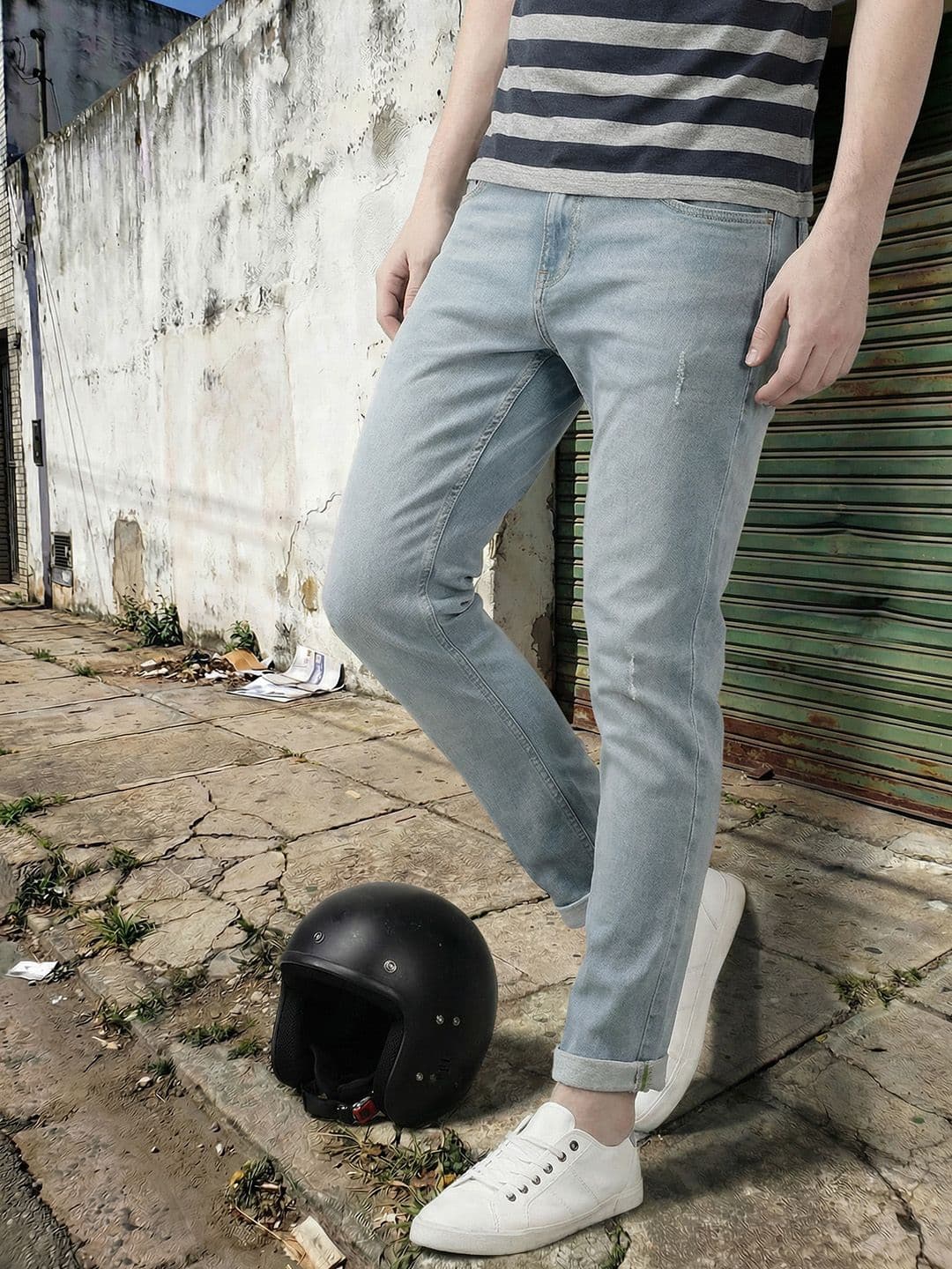 Roadster Men Blue Slim Fit Mid-Rise Clean Look Stretchable Jeans - view 1