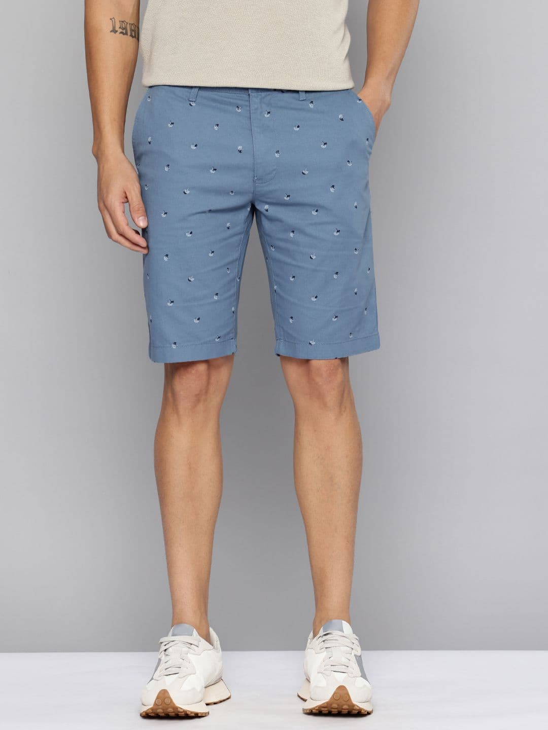 Indian Terrain Men Floral Printed Pure Cotton Slim Fit Shorts - view 1