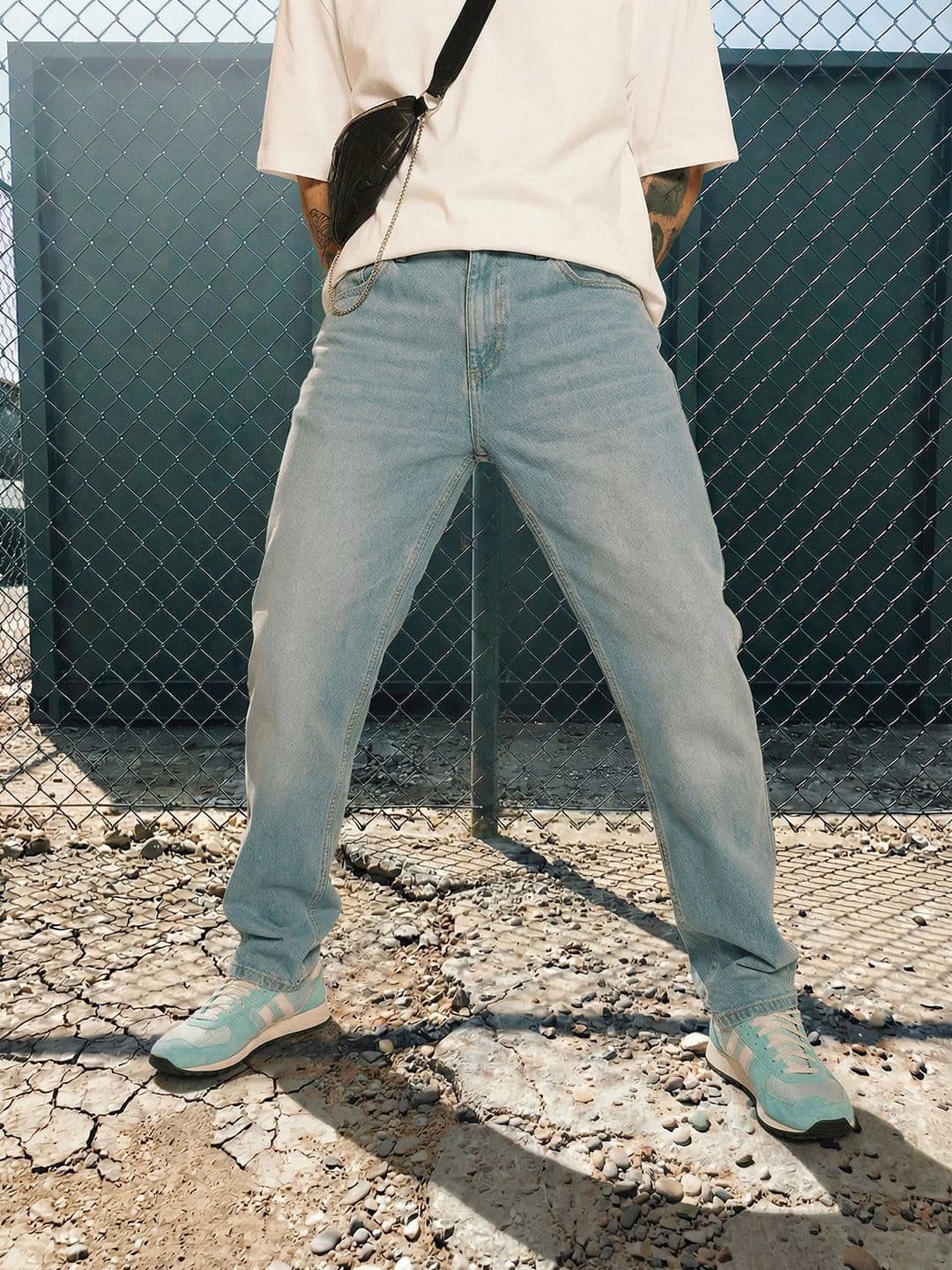 The Roadster Life Co. Men Straight Fit Light Fade Jeans - view 1